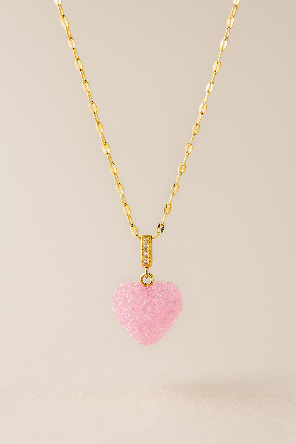 Guldpläterat halsband med kristallhjärta